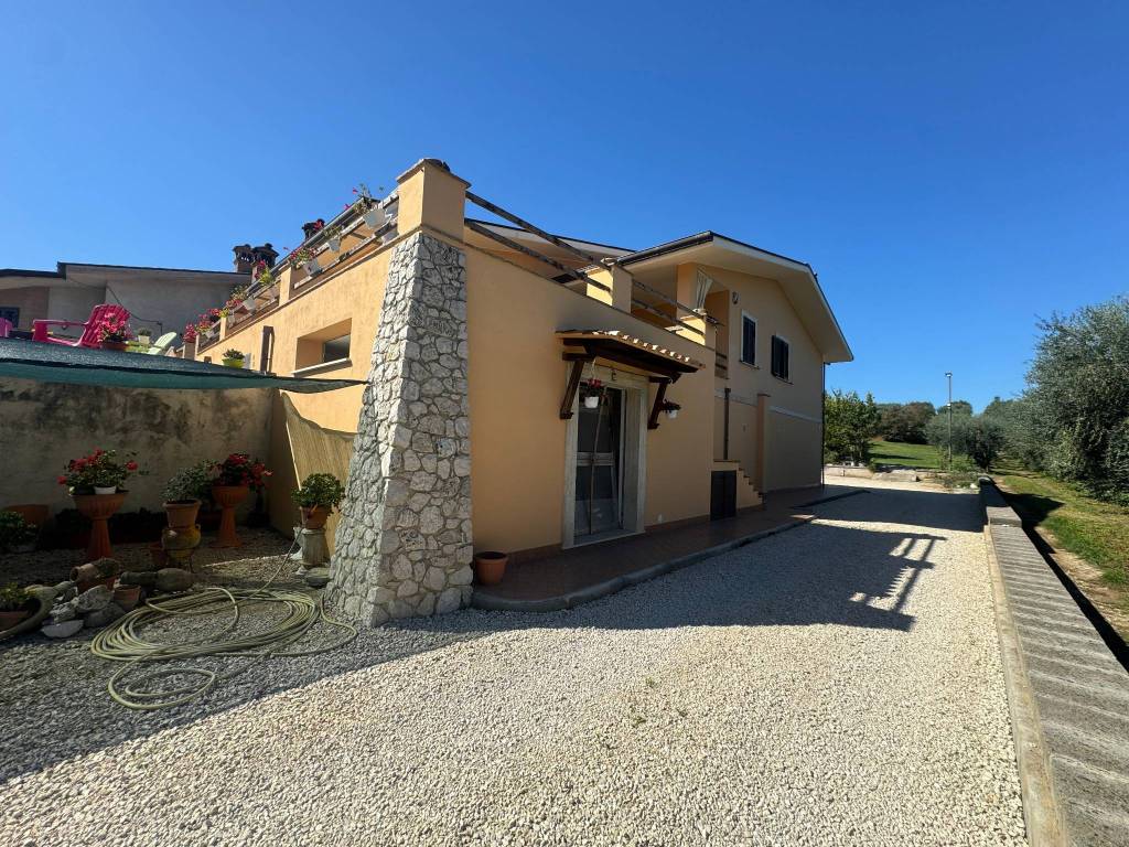 Villa a Cori in via Colle I - Foto 3