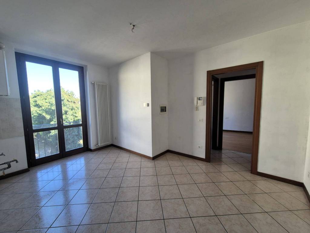 Appartamento a Cantù in Via Angelo Longoni - Foto 3