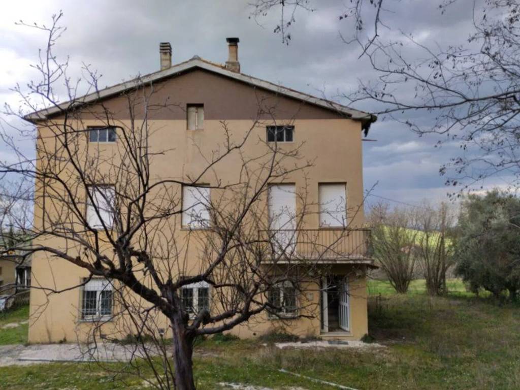 Villa a Treia in Contrada Valchiusa S.N.C. - Foto 2