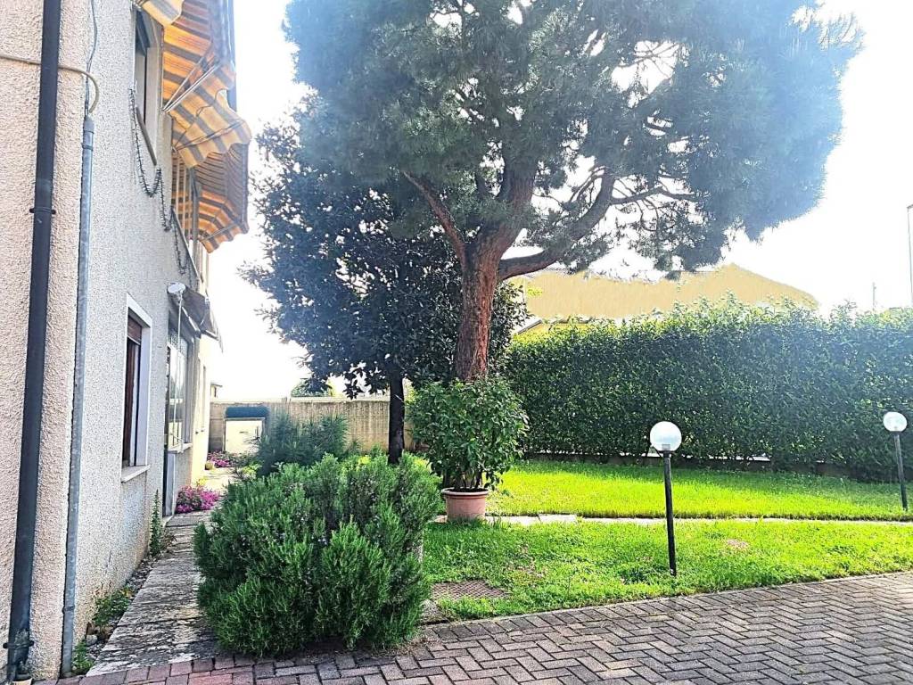Villa a Bassano del grappa in Strada Cartigliana - Foto 2