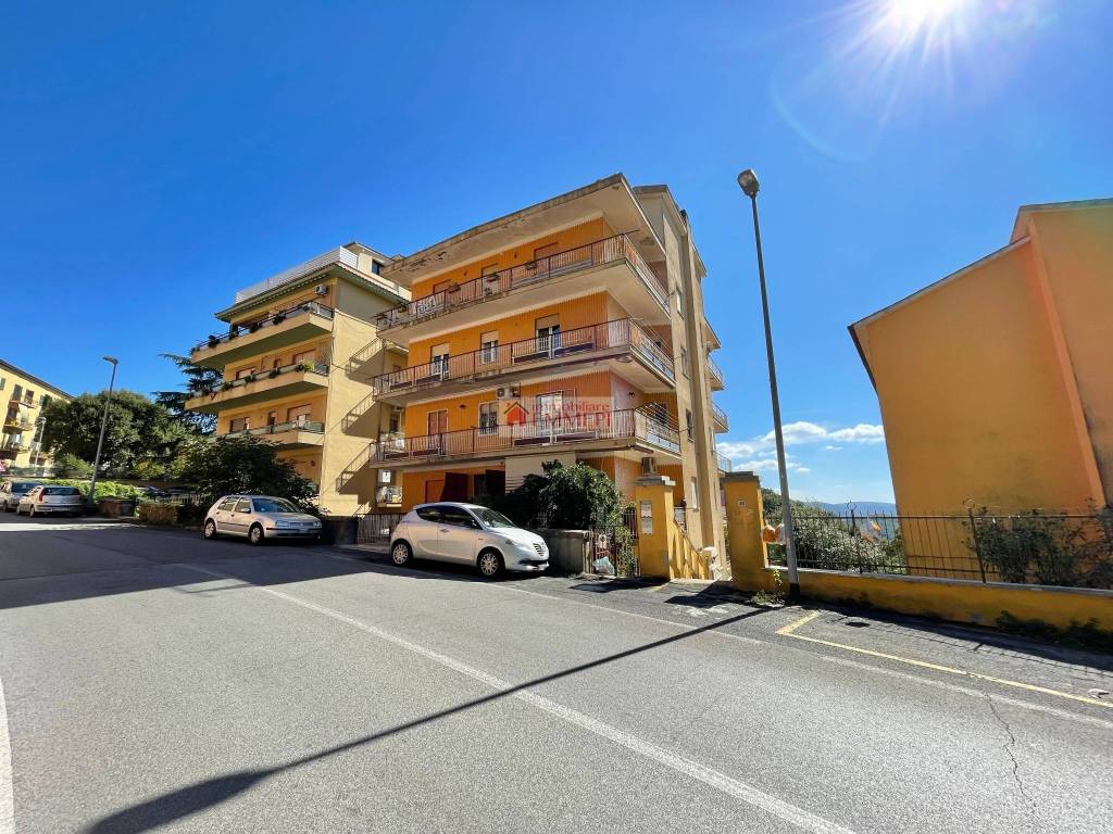 Appartamento a Tolfa in Via Lizzera, 23 - Foto 2