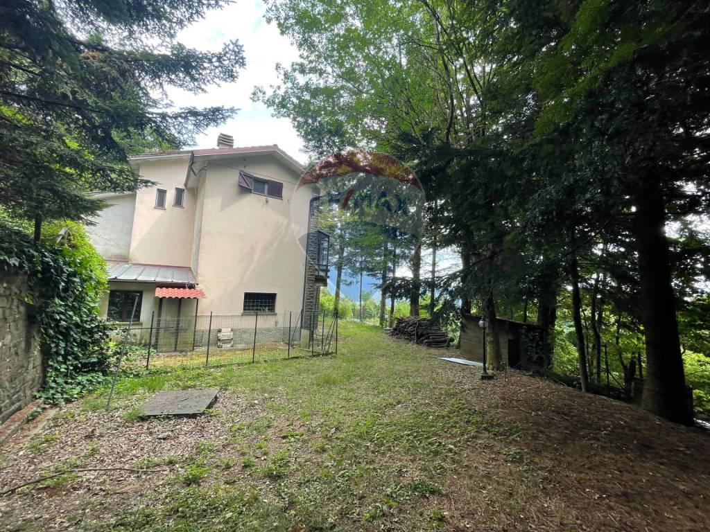 Villa a Varese ligure in ss523 del colle di cento croci - Foto 5