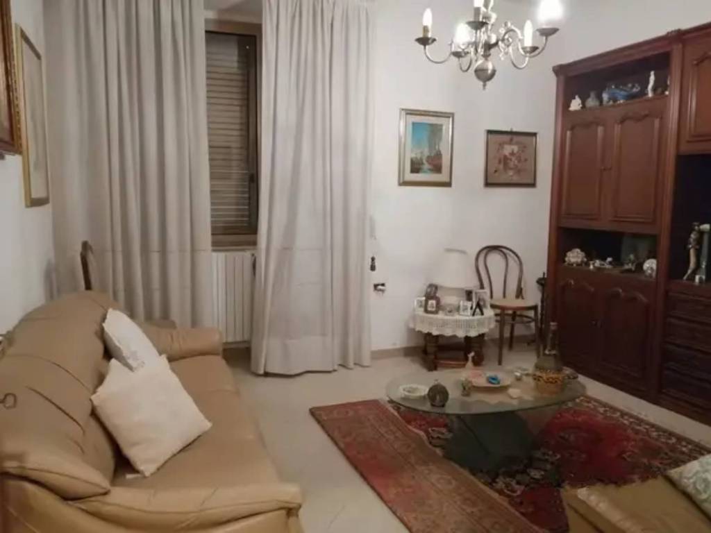 Casa indipendente a Fonni in Via Secchi - Foto 3