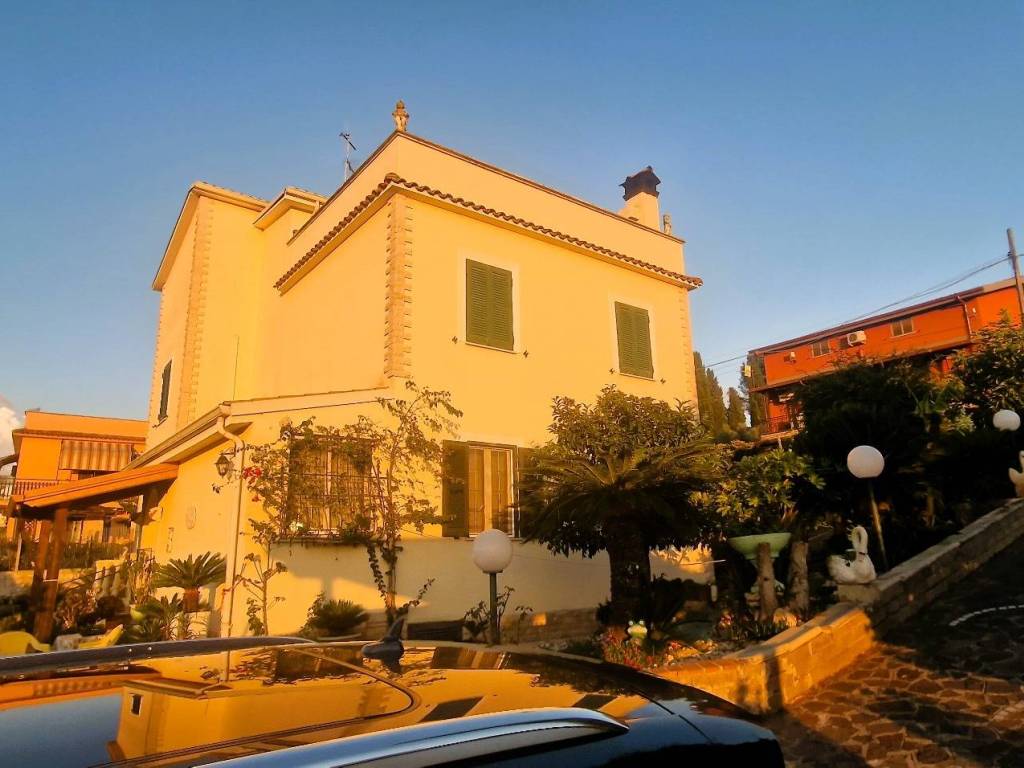 Villa a Aprilia in Via Pollino, 4 - Foto 2