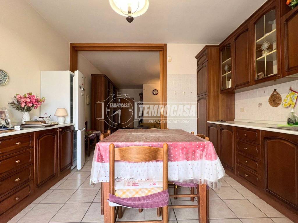 Appartamento a Gioia del colle in Via Giuseppe di Vittorio - Foto 5