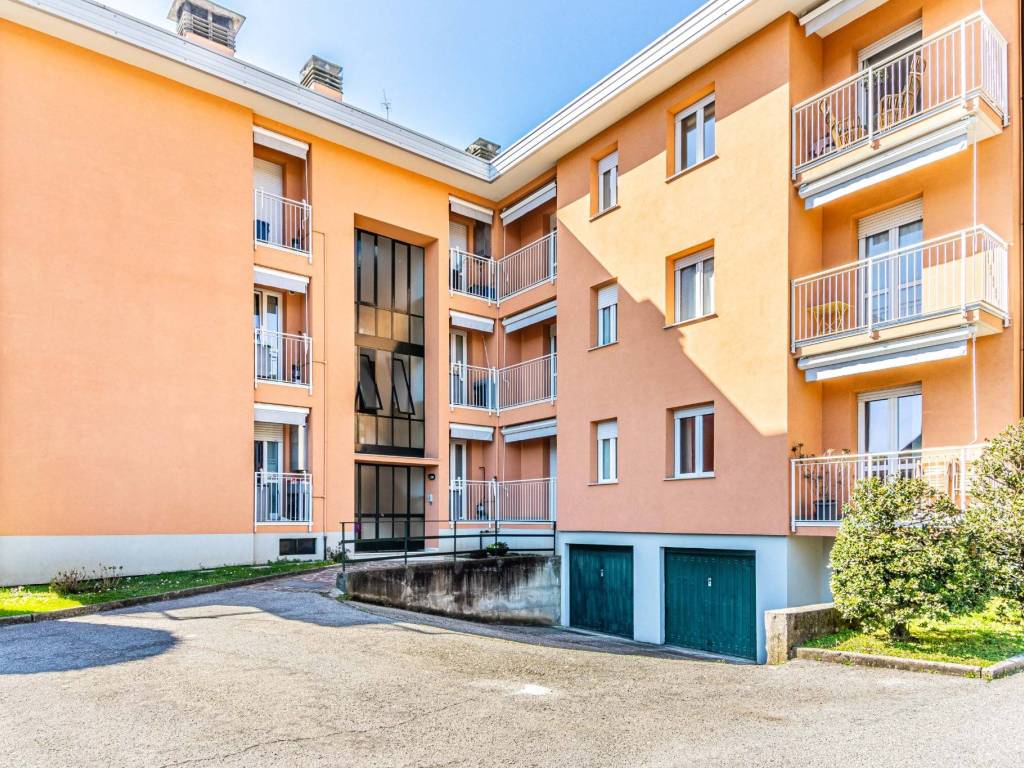 Appartamento a Carugo in Via Piave, 17 - Foto 5