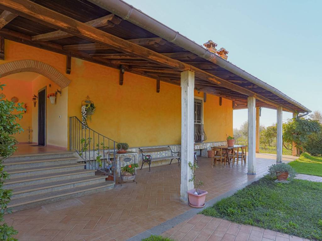 Villa a Lanuvio in Via Riserva della Bandita, 12 - Foto 2