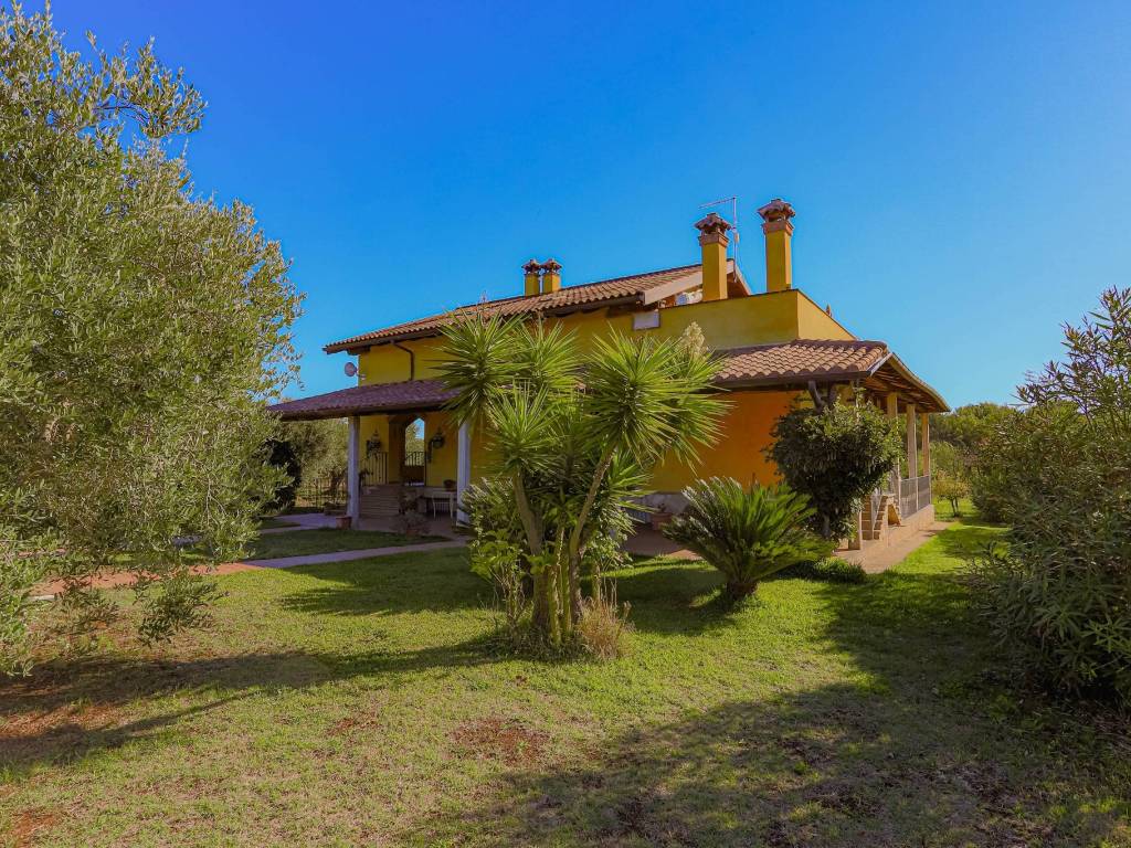 Villa a Lanuvio in Via Riserva della Bandita, 12 - Foto 4