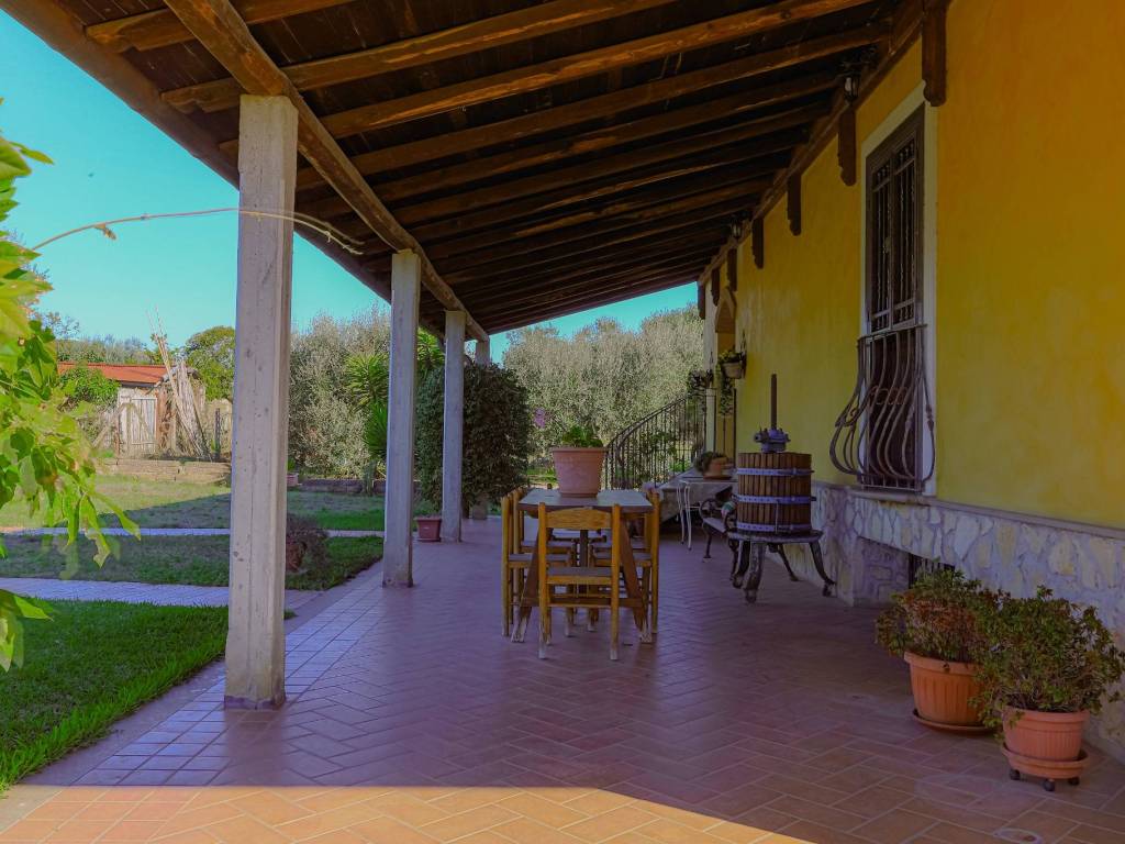 Villa a Lanuvio in Via Riserva della Bandita, 12 - Foto 5