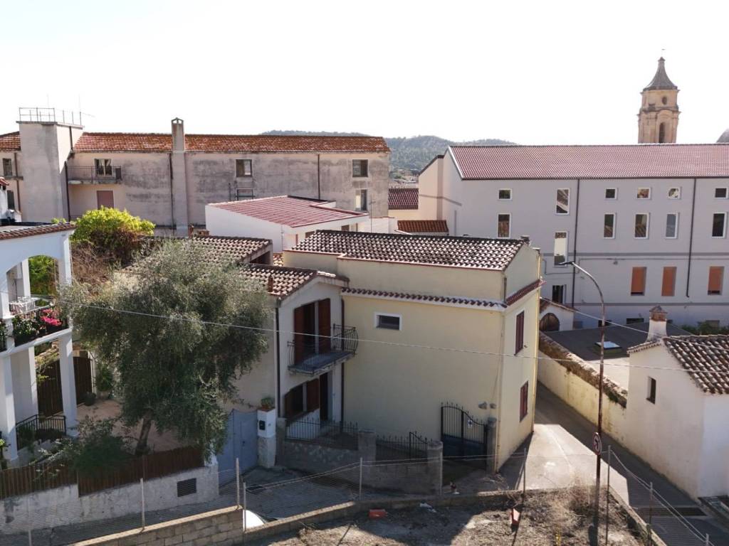 Casa indipendente a Bari sardo in Via Cesare Battisti - Foto 2