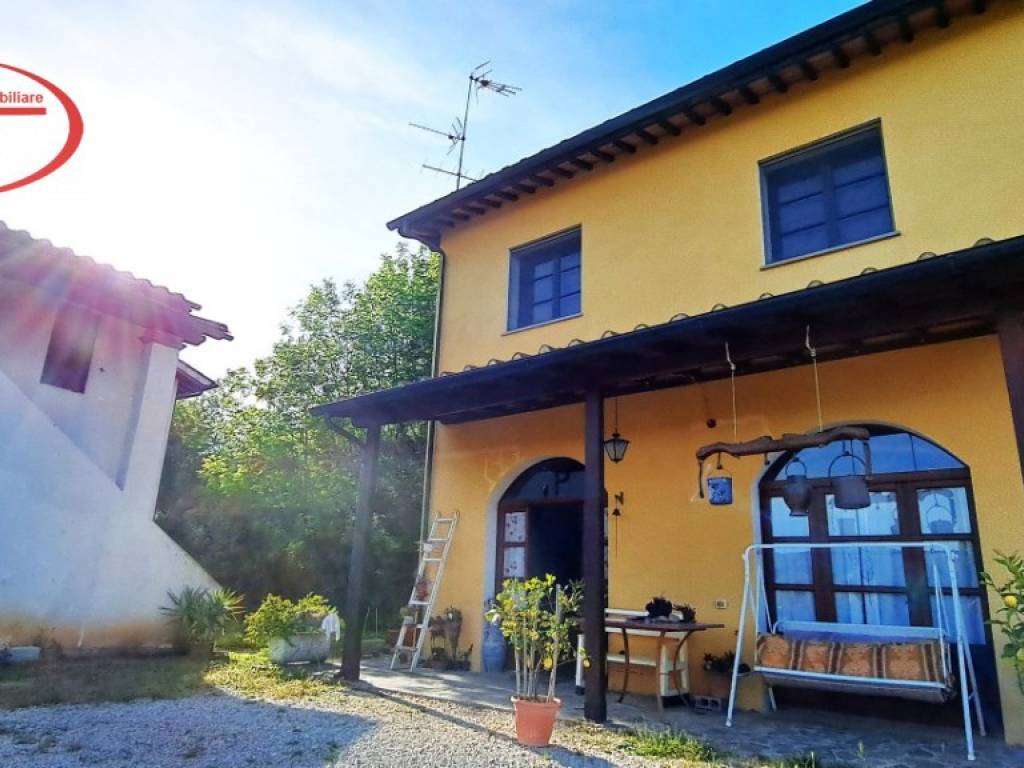 Rustico / casale a San giovanni valdarno in Via Montecarlo - Foto 2