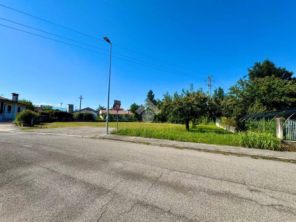 Terreno a Valvasone arzene in Via Pasolini - Foto 4