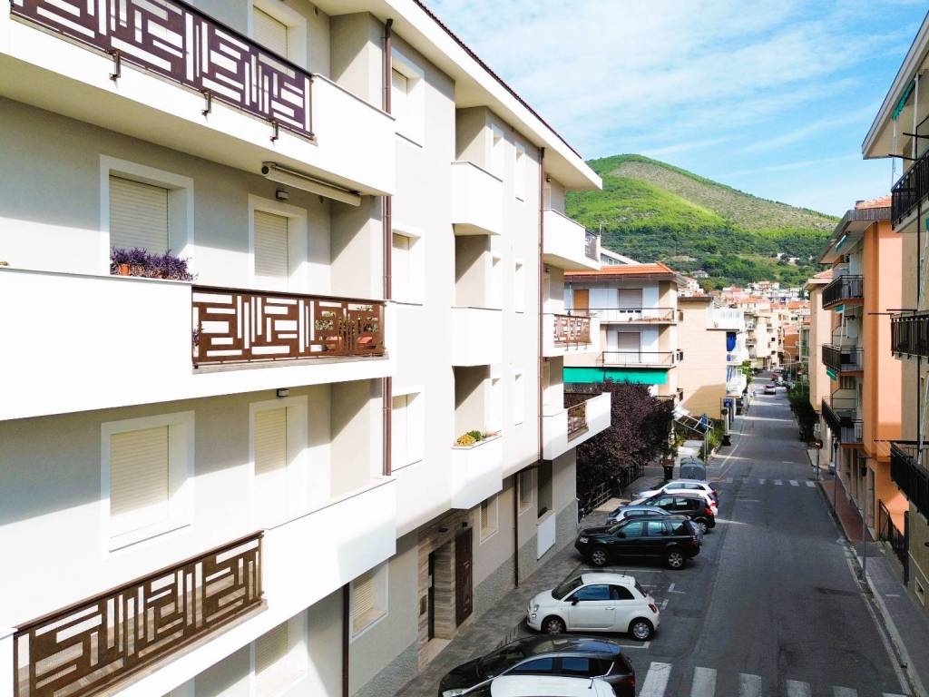 Appartamento a Spotorno in Via Francia - Foto 5