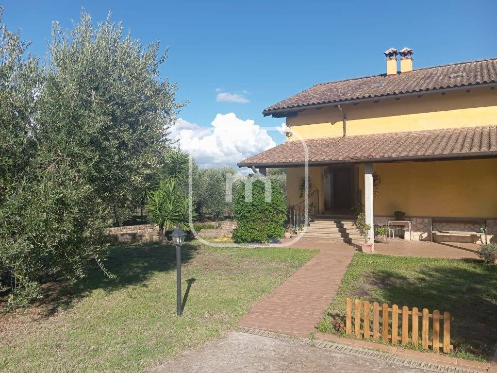 Villa a Lanuvio in Via Riserva della Bandita, 12 - Foto 2