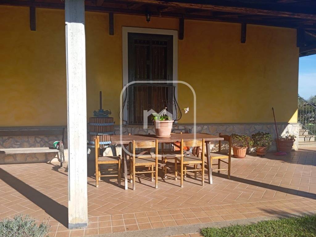 Villa a Lanuvio in Via Riserva della Bandita, 12 - Foto 4
