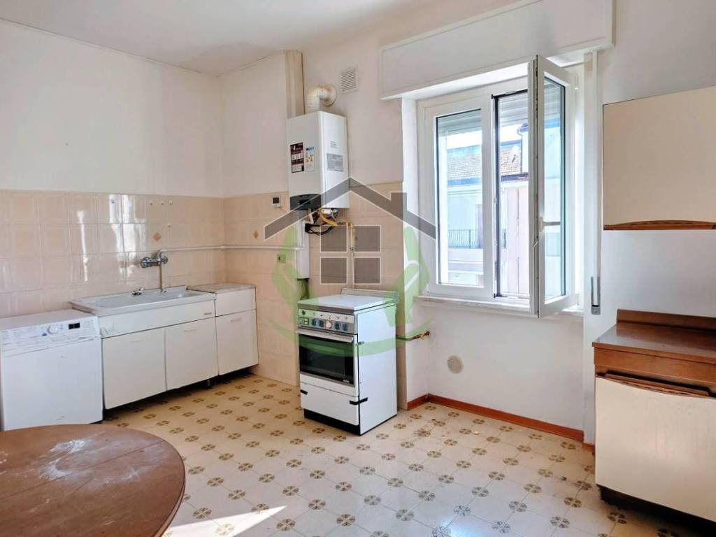 Appartamento a Ascoli piceno in Via Erasmo Mari, 14 - Foto 3