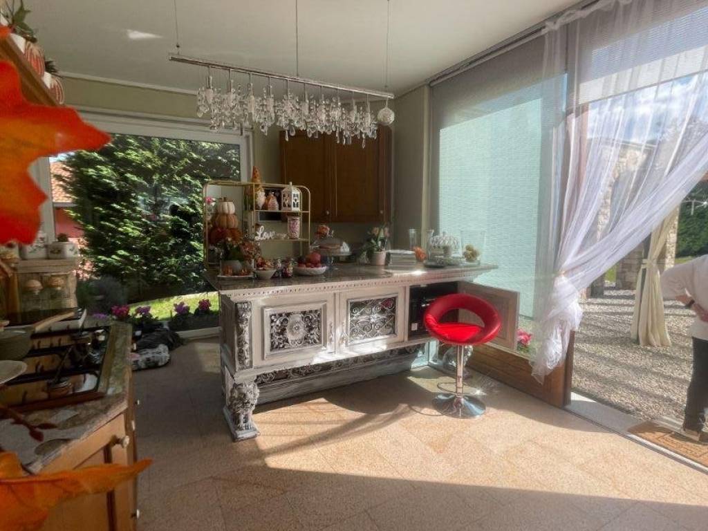 Villa a Bisuschio in Via Massimo d'Azeglio, 31 - Foto 5