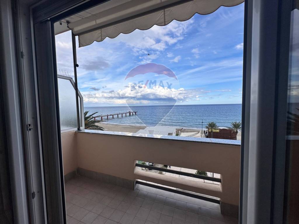 Appartamento a Ceriale in Lungomare Armando Diaz, 73 - Foto 3