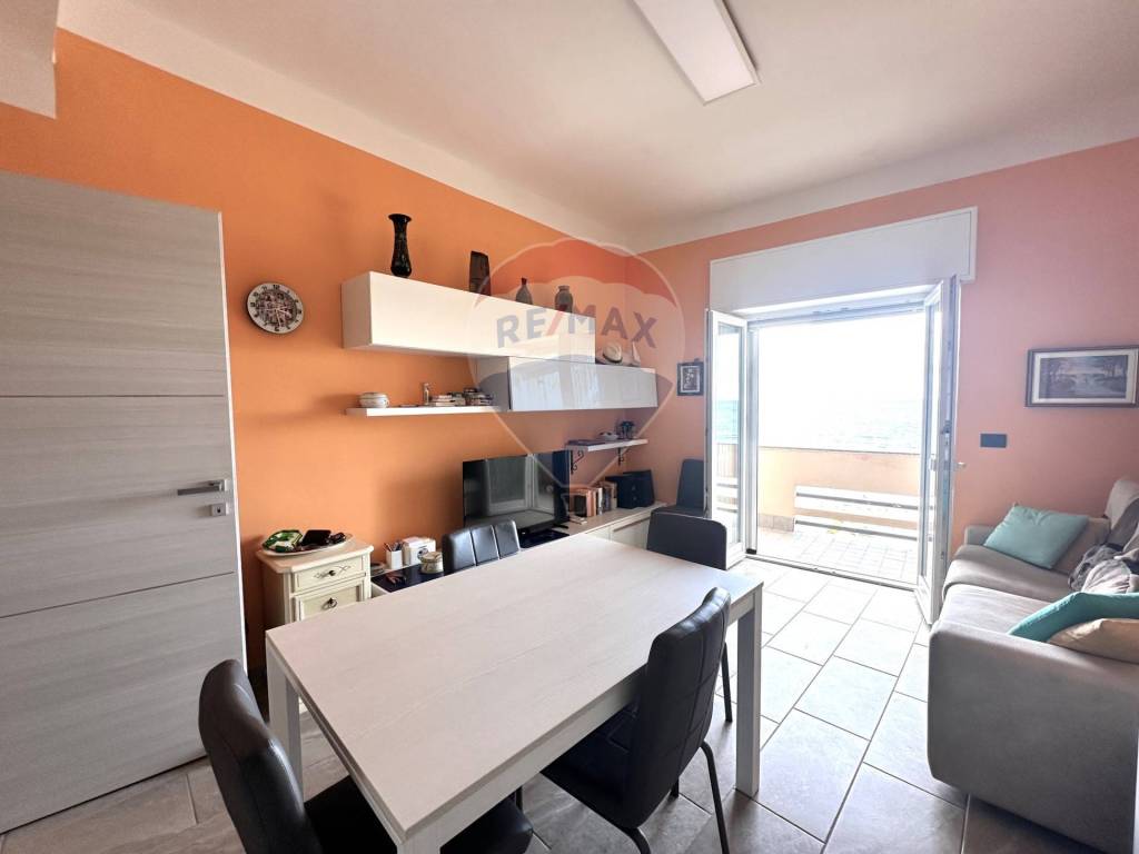 Appartamento a Ceriale in Lungomare Armando Diaz, 73 - Foto 5