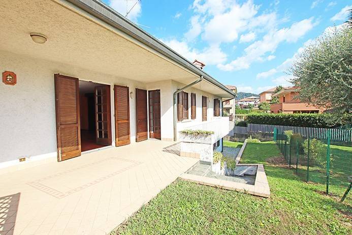 Villa a Mozzo in via ippolito nievo - Foto 2