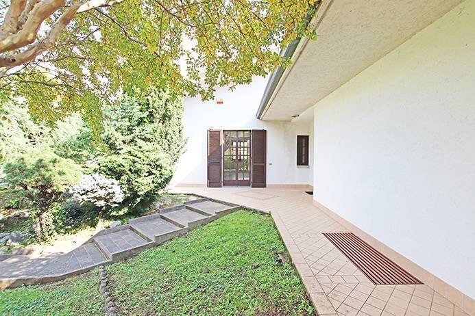 Villa a Mozzo in via ippolito nievo - Foto 5