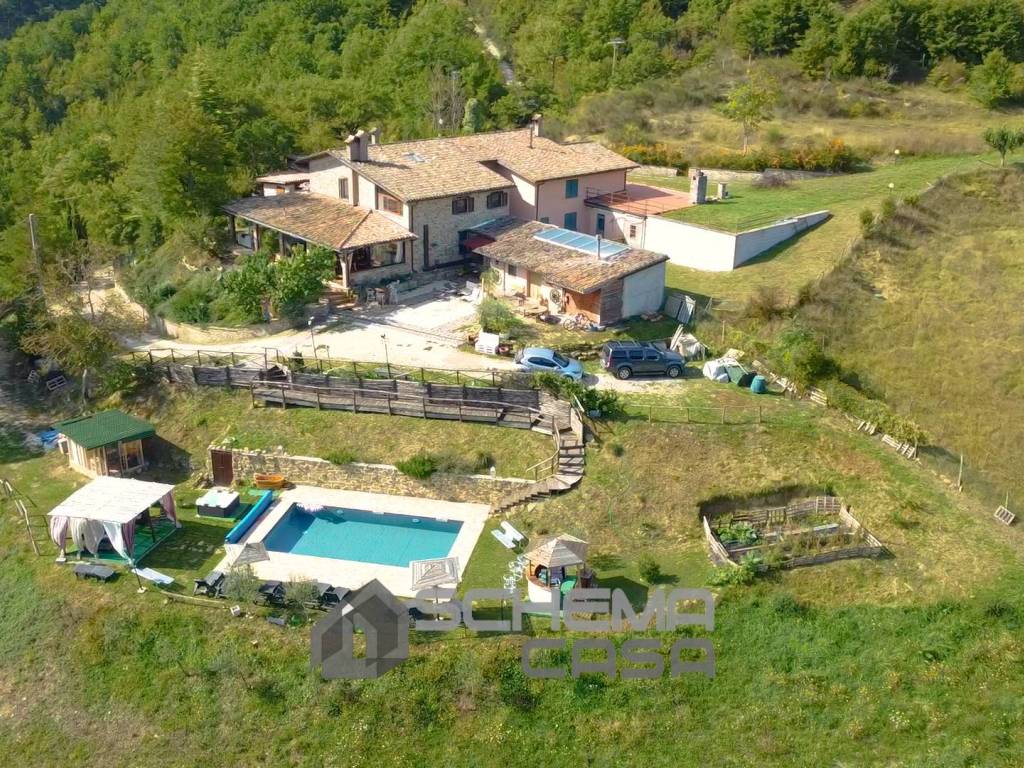 Rustico / casale a Gubbio in Frazione Santa Margherita - Foto 5