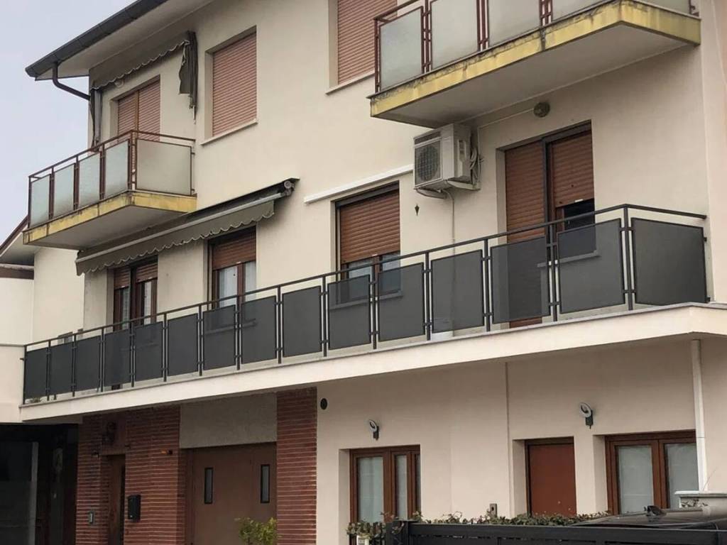 Appartamento a Tavagnacco in Piazza Savonarola, 8 - Foto 2