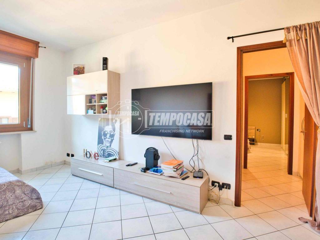 Appartamento a Galliate in Via Roma - Foto 4