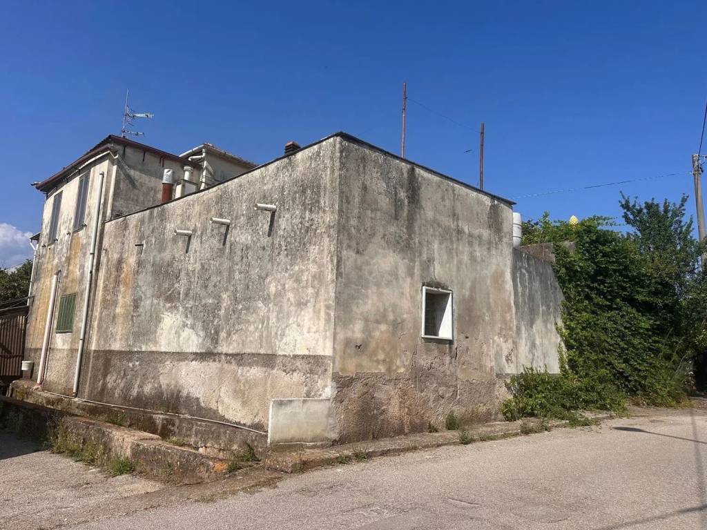 Villa a Giffoni sei casali in Via San Pietro, 9 - Foto 3