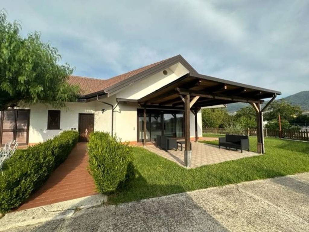 Villa a Giffoni valle piana in Via Valentino Fortunato, 76 - Foto 2
