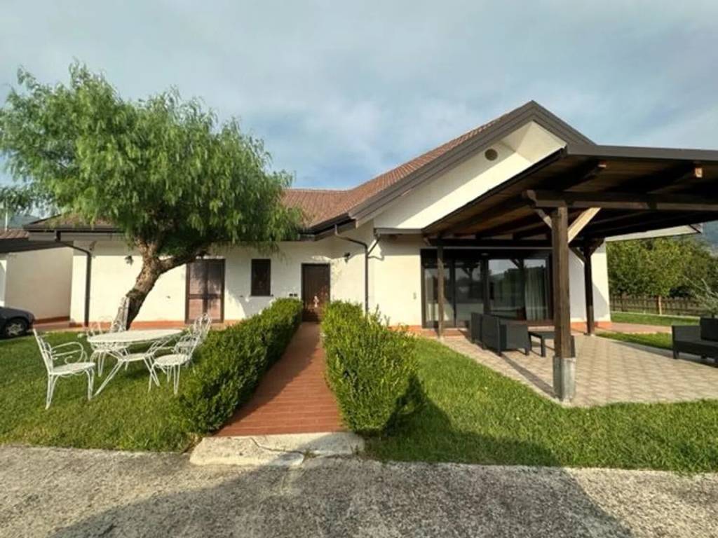 Villa a Giffoni valle piana in Via Valentino Fortunato, 76 - Foto 3