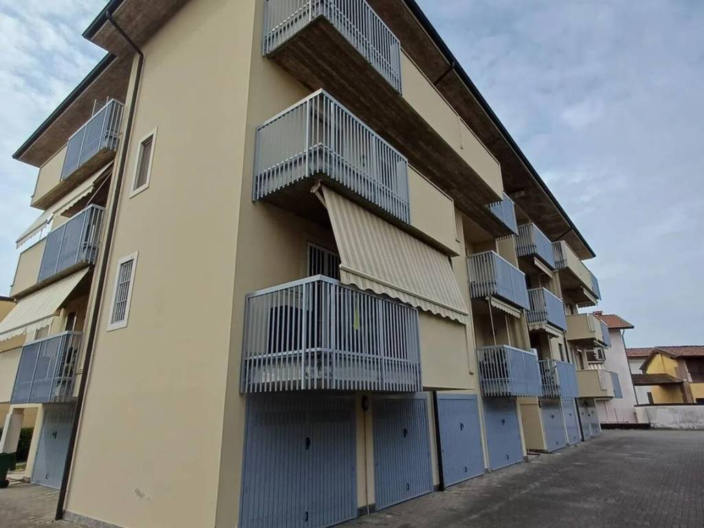 Appartamento a Sant'angelo lodigiano in Via Fratelli Barasa - Foto 2