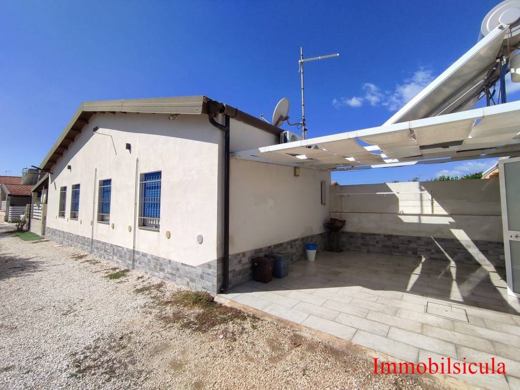 Villa a Ispica in Via del Ciliegio - Foto 2