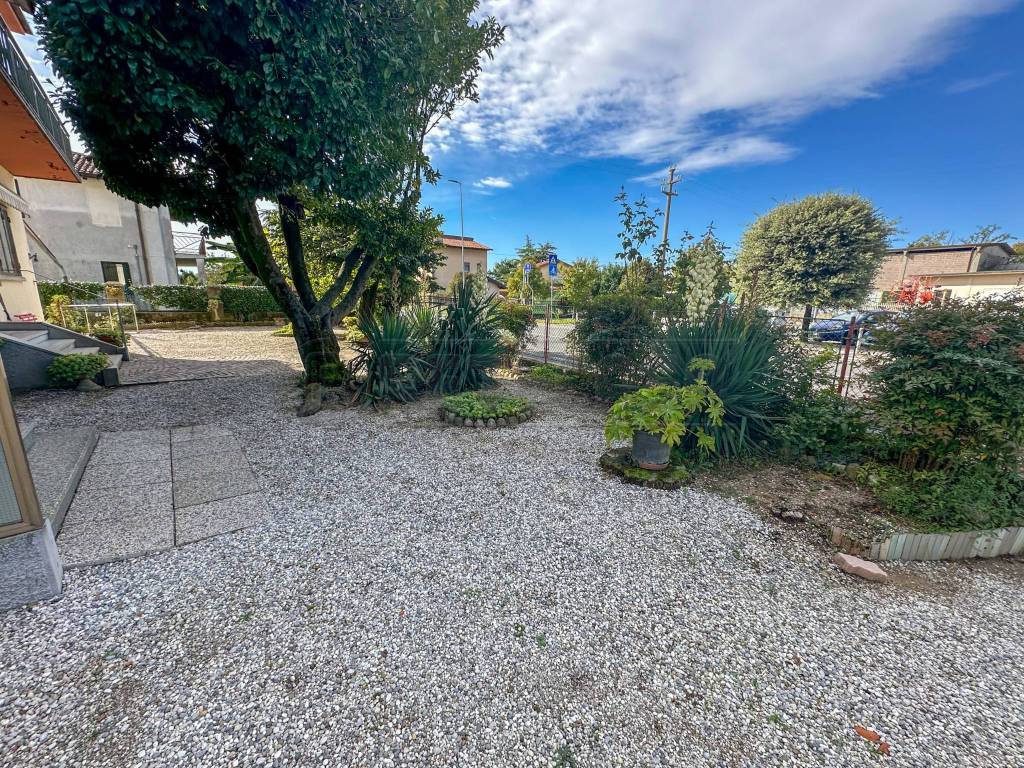 Appartamento a Santa maria la longa in VIA PALMANOVA, 17 - Foto 5