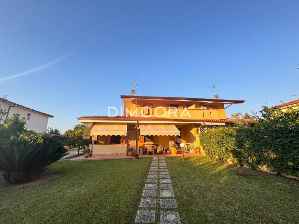 Villa a Sabaudia in Viale delle Orchidee - Foto 2