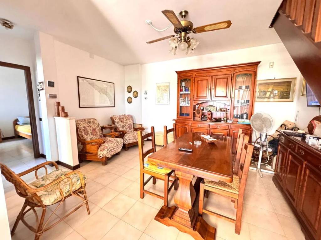 Villa a Luni in Piazza Giuseppe Di Vittorio, 8 - Foto 2