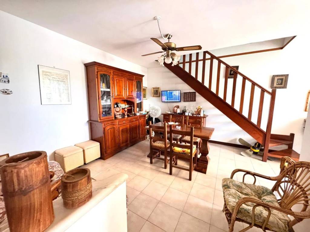 Villa a Luni in Piazza Giuseppe Di Vittorio, 8 - Foto 3