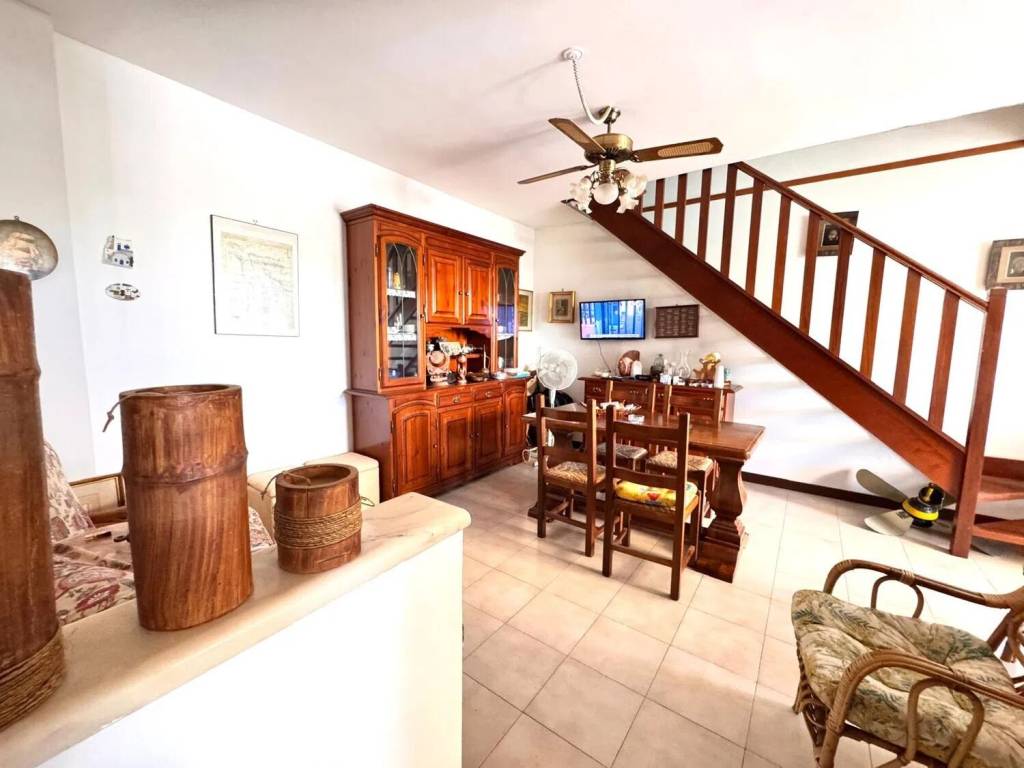 Villa a Luni in Piazza Giuseppe Di Vittorio, 8 - Foto 4