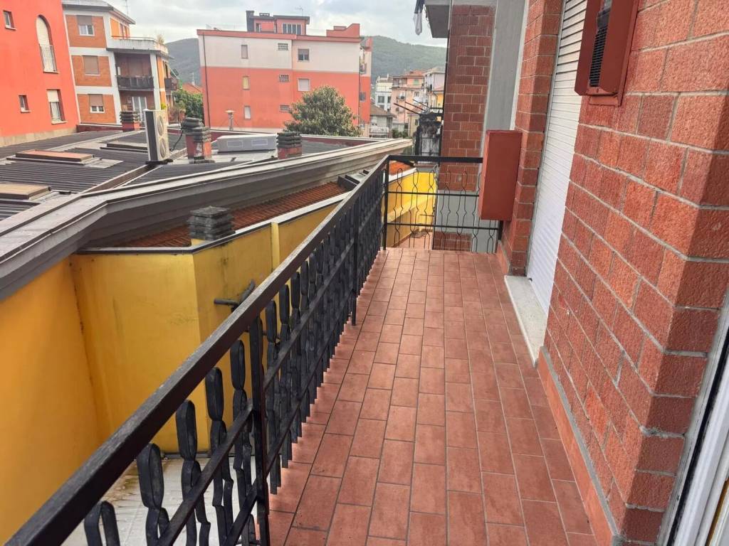 Appartamento a Sarzana in Via Brigata Partigiana Ugo Muccini - Foto 2