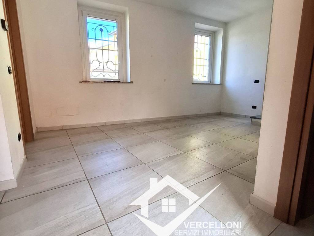 Villa a Cameri in Via Carlo Mazzucchelli - Foto 4