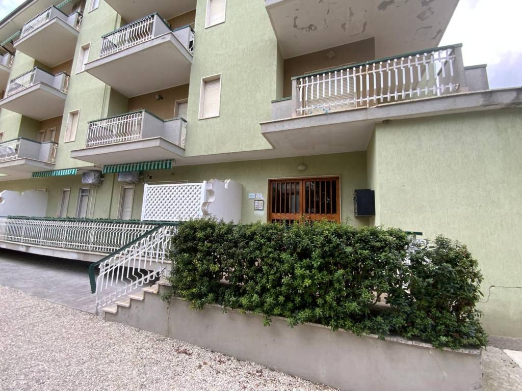 Appartamento a Alba adriatica in Via Trieste, 26 - Foto 3