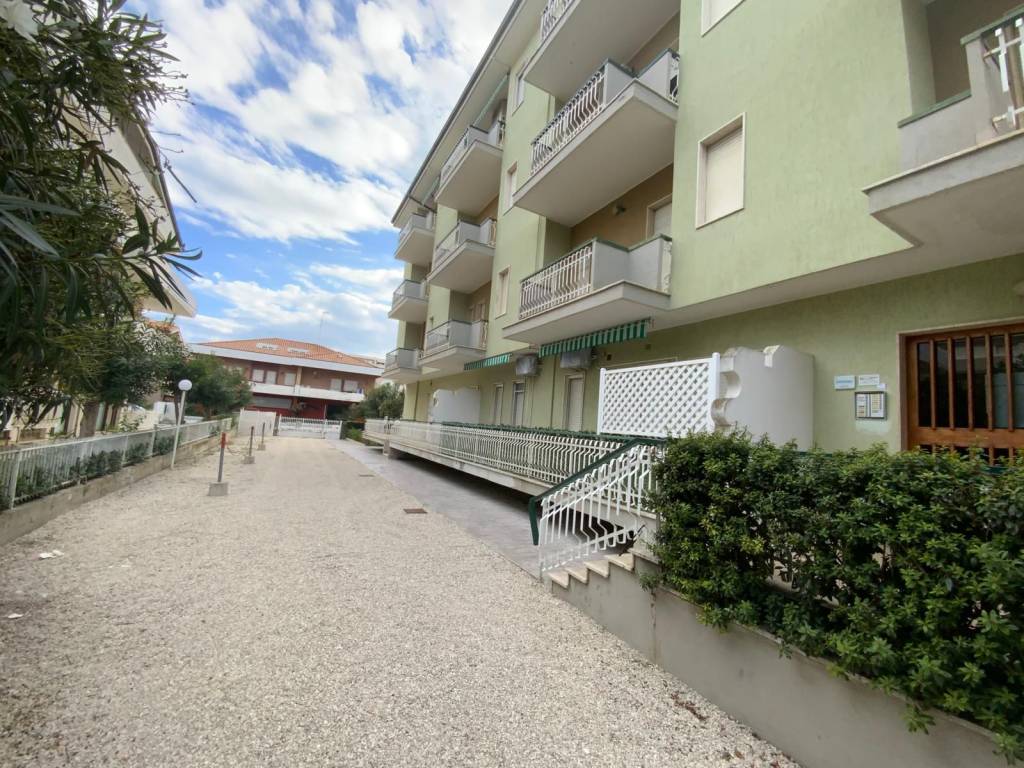 Appartamento a Alba adriatica in Via Trieste, 26 - Foto 4
