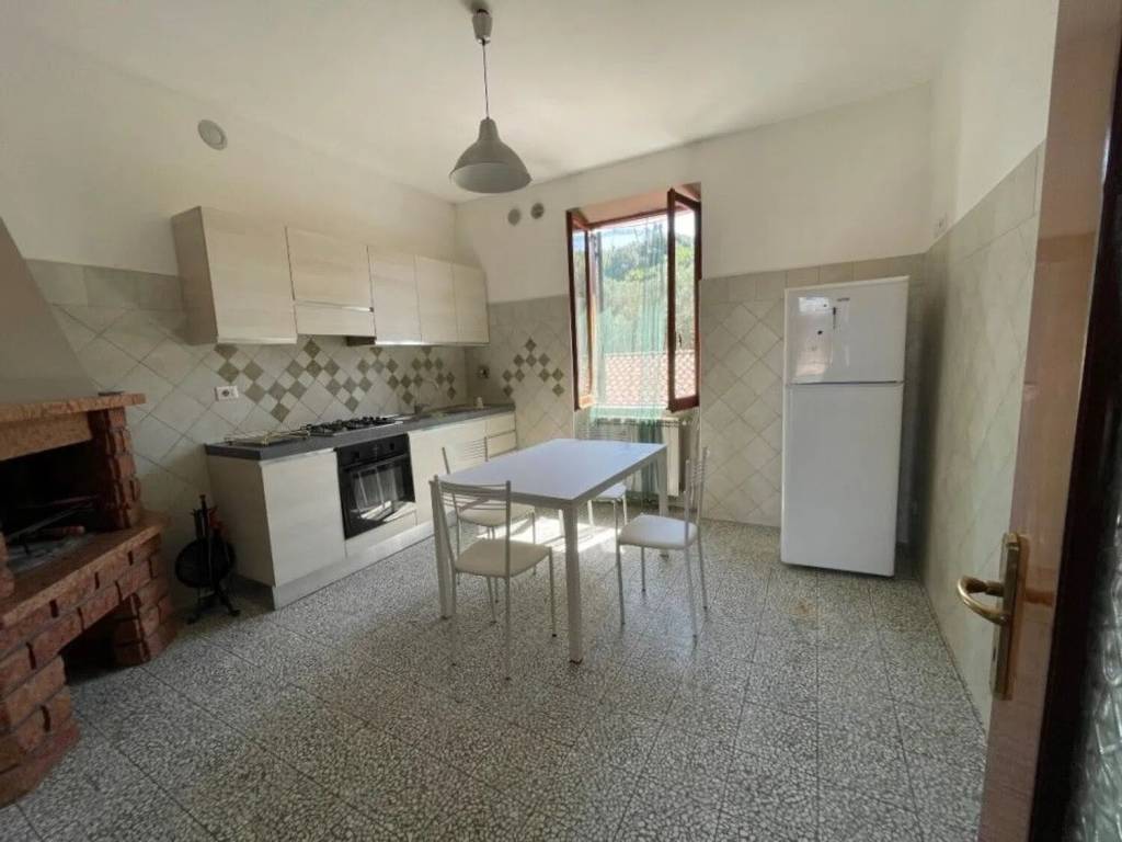 Appartamento a Capodimonte in Via Roma, 146 - Foto 2