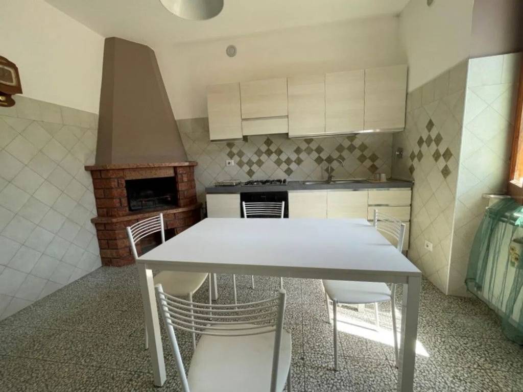 Appartamento a Capodimonte in Via Roma, 146 - Foto 4