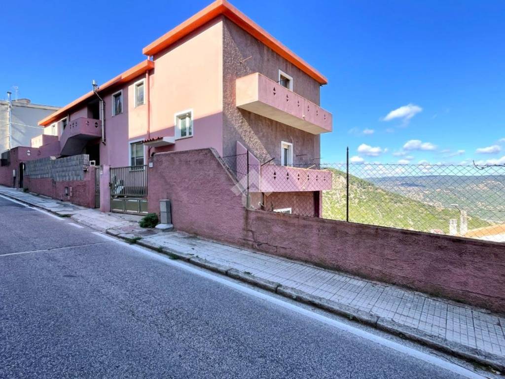 Appartamento a Nuoro in Via Lollove, 3 - Foto 2