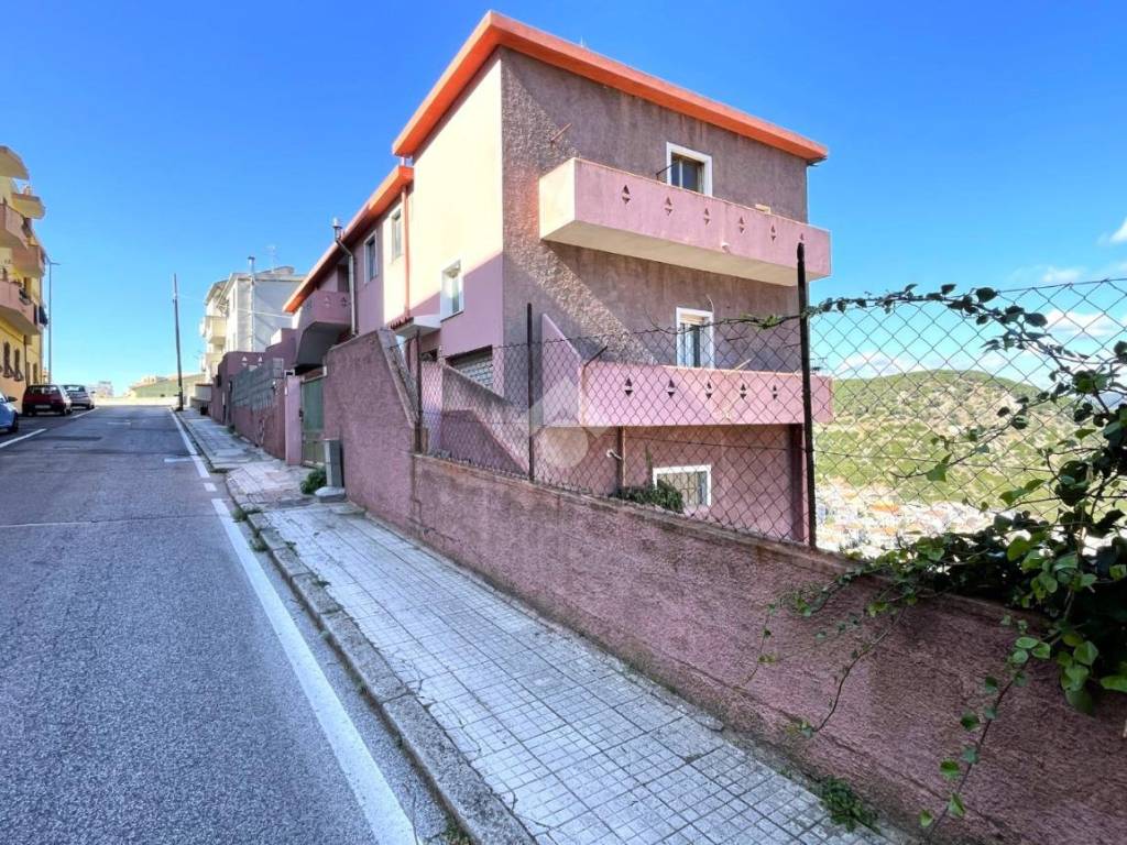 Appartamento a Nuoro in Via Lollove, 3 - Foto 3