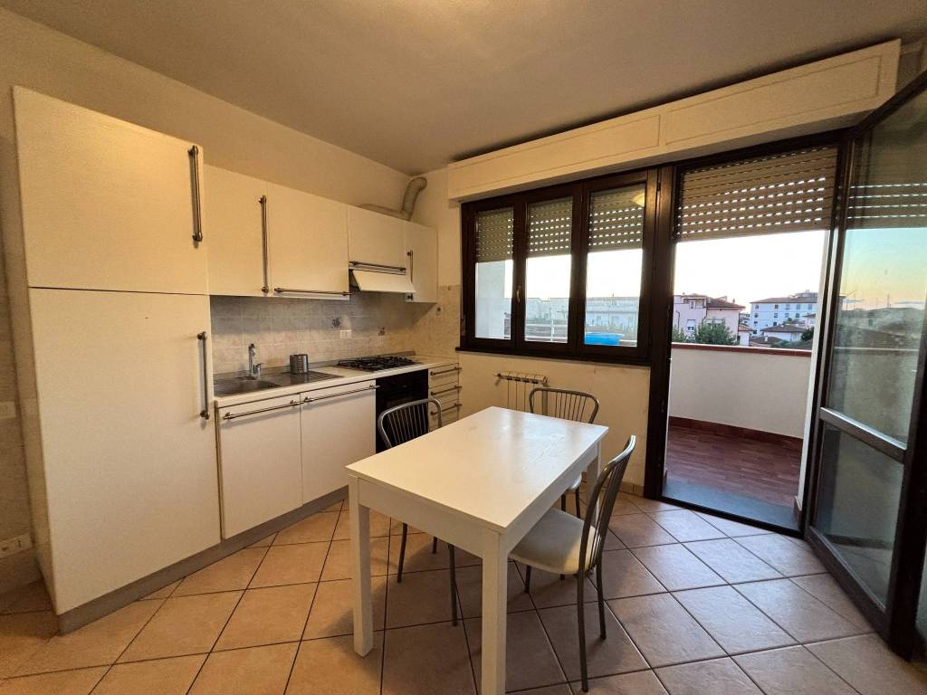 Appartamento a Pontedera in Via Tosco Romagnola Ovest, 129 - Foto 3
