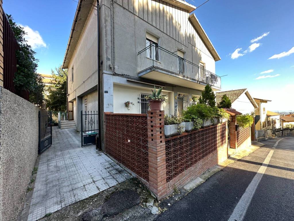 Appartamento a Castelfidardo in Via Dante Alighieri - Foto 3