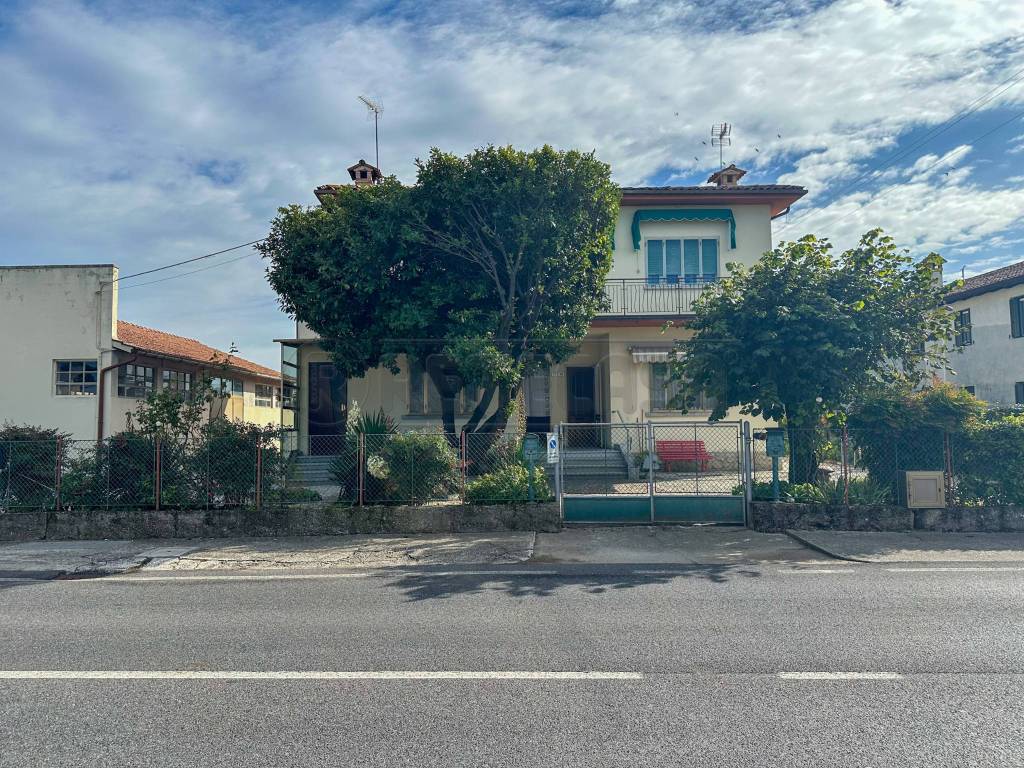 Appartamento a Santa maria la longa in VIA PALMANOVA, 19 - Foto 3