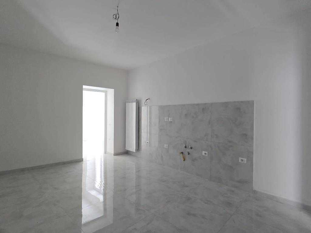 Appartamento a Santa maria capua vetere in Via R. d'Angiò - Foto 3